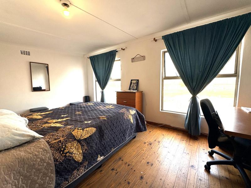 5 Bedroom Property for Sale in Southfield Western Cape